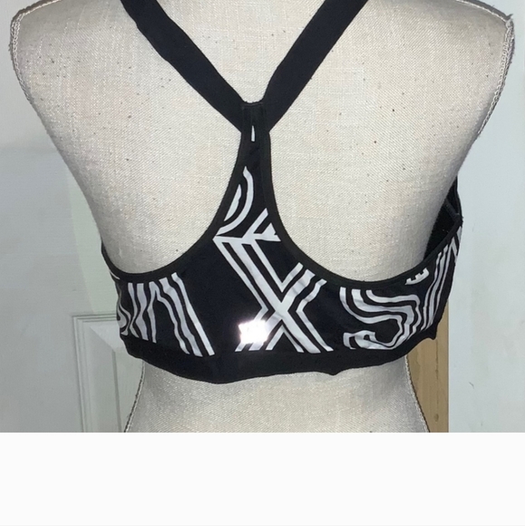 Women’s Victoria’s Secret Sport Wireless Bra Preowned Size 38D - Picture 3 of 5